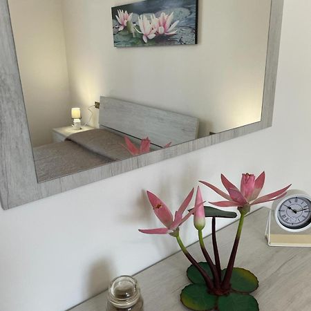 Water Lily Apartment Bardello Exterior photo